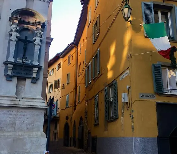 Piazza Vecchia 公寓