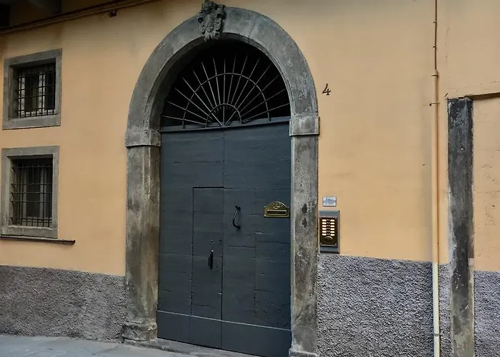 Piazza Vecchia *
